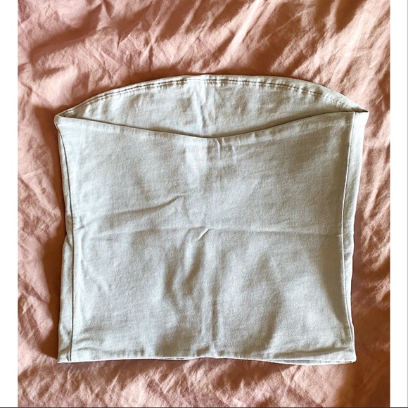 Brandy Melville crop bandeau in baby blue NWOT - Picture 2 of 2
